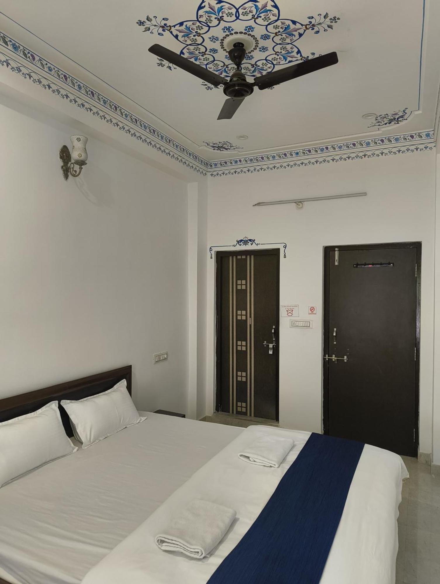 Rising Shemesh Home Stay Udaipur Dış mekan fotoğraf